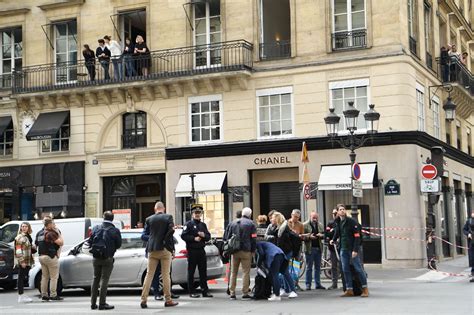 braquage bijouterie chanel paris|Braquage d’une boutique Chanel près de la place .